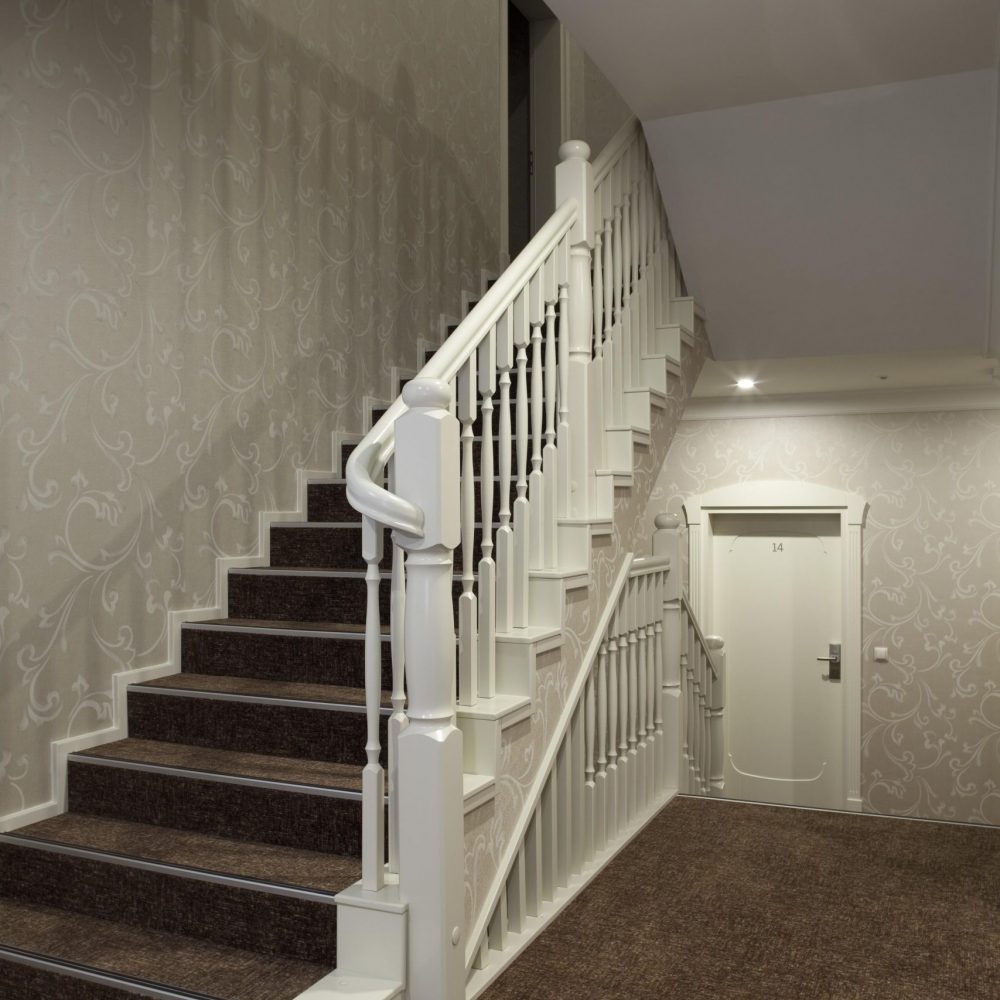 hotel 8